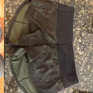 lululemon camo speed up shorts 2.5 inch size 2